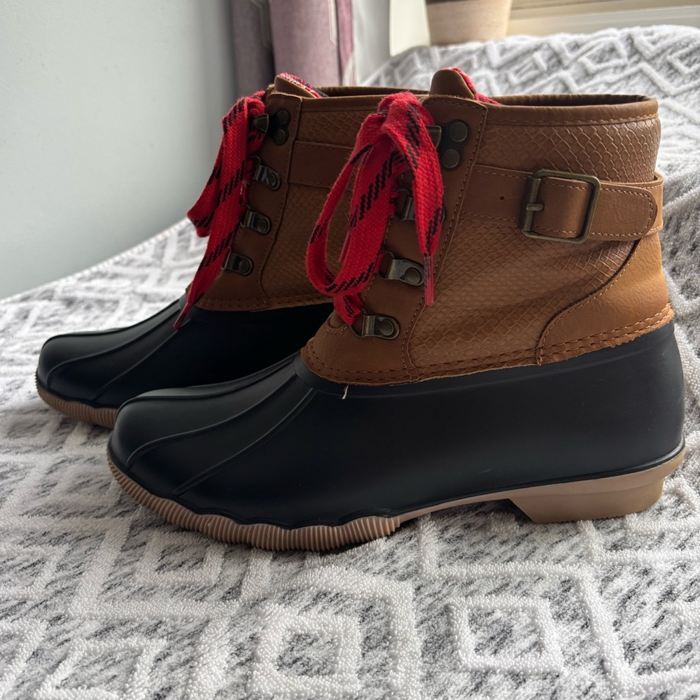 Maurices Women’s Fashion Boots – Size 9 Medium